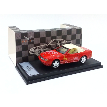 Mercedes-Benz SL500 R129 red xmas - skala 1:64 - DieCast Team
